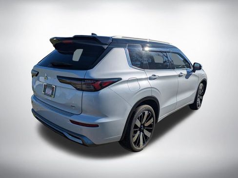 New 2026 Mitsubishi Outlander SEL FWD image 3