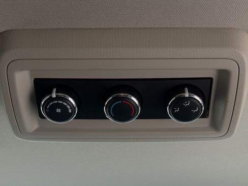 Used 2020 Dodge Journey SE w/ SE Popular Equipment Group FWD image 25