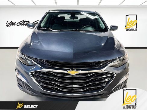 Used 2021 Chevrolet Malibu LT image 2
