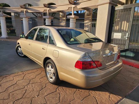 Used 2003 Toyota Avalon XLS image 8