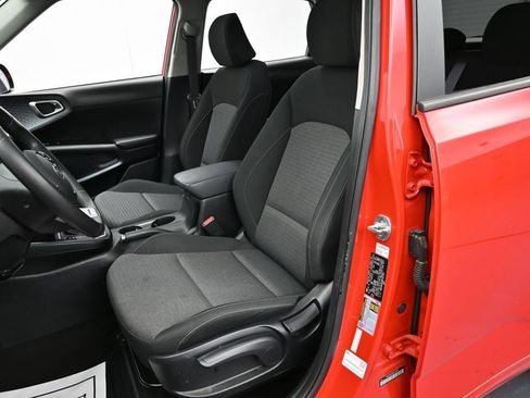 Used 2021 Kia Soul GT-Line FWD image 12