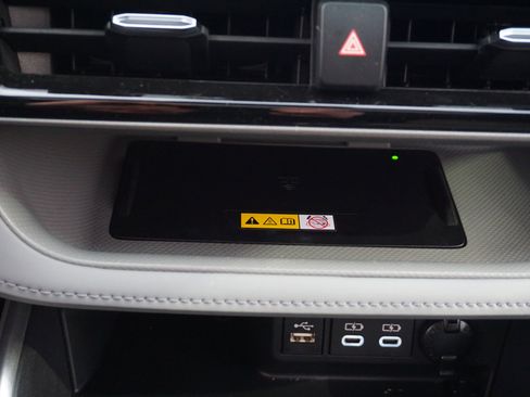 Used 2023 Toyota Highlander XLE image 15