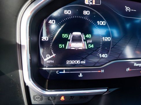 Used 2024 GMC Sierra 2500 AT4 image 15