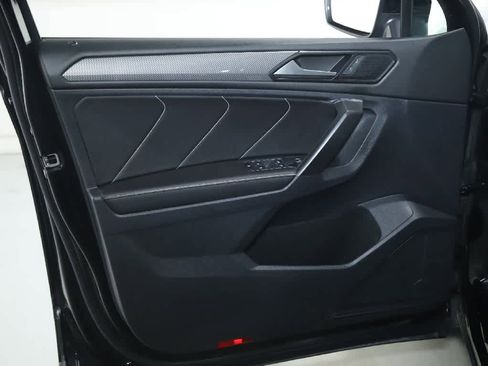 Certified 2023 Volkswagen Tiguan SE image 15