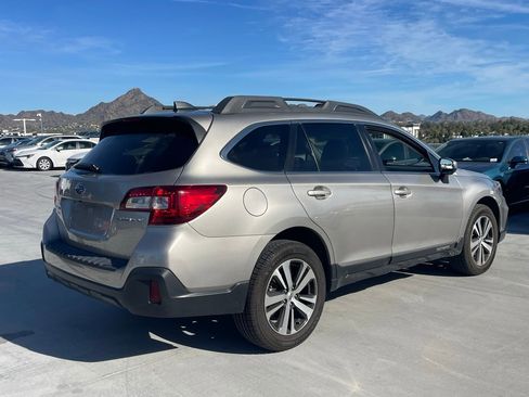 Used 2019 Subaru Outback 2.5i Limited image 3