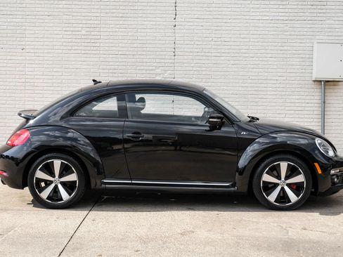 Used 2016 Volkswagen Beetle R-Line SE FWD image 6