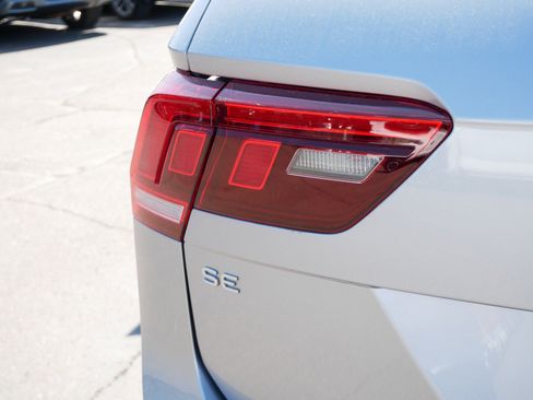Certified 2024 Volkswagen Tiguan SE R-Line image 17