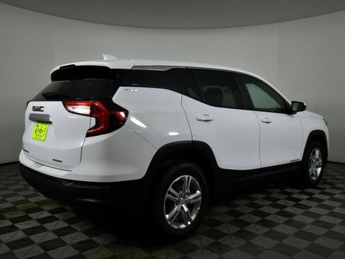 Used 2024 GMC Terrain SLE image 10