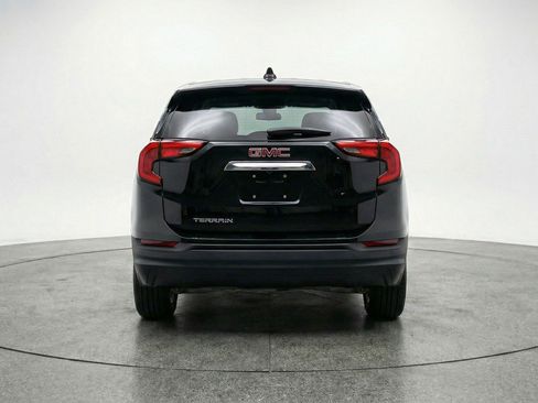 Used 2024 GMC Terrain SLE image 7