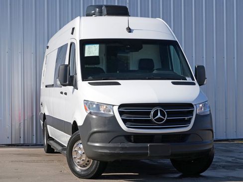Used 2023 Mercedes-Benz Sprinter 3500 w/ Acoustic Package image 4