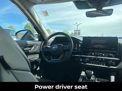 New 2026 Nissan Pathfinder Platinum AWD/4WD image 17