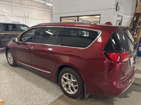 Used 2019 Chrysler Pacifica Limited w/ Advanced Safetytec Group image 5