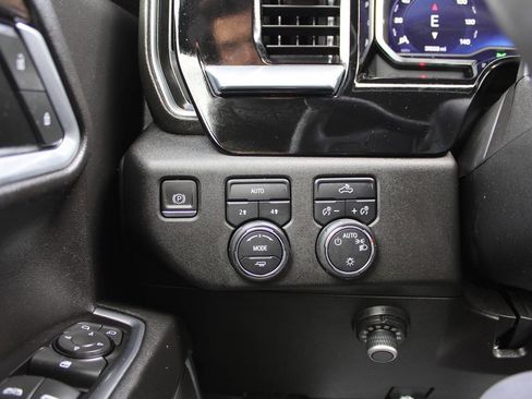 Used 2022 Chevrolet Silverado 1500 LT image 15