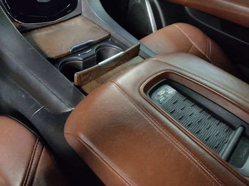 Used 2015 Cadillac Escalade Luxury AWD/4WD image 26