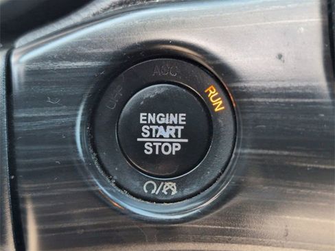 Used 2022 Jeep Grand Cherokee Laredo X image 17