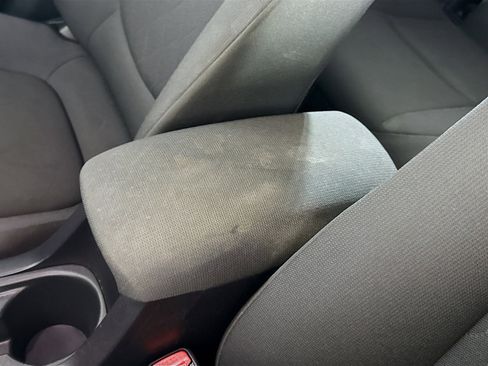 Used 2022 Toyota Corolla Cross LE image 18