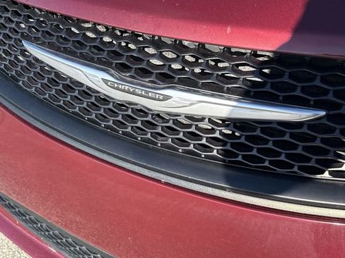 Used 2023 Chrysler Voyager LX image 21