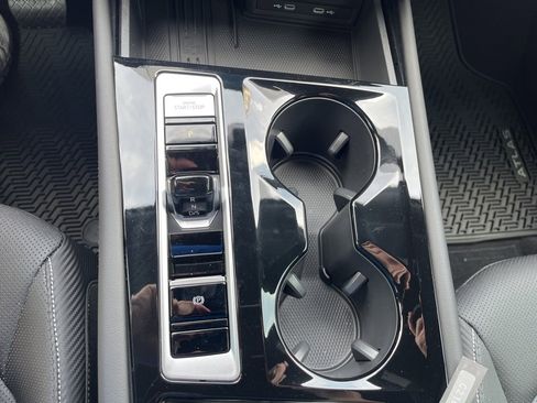 New 2025 Volkswagen Atlas Cross Sport SE image 11