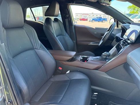 Used 2023 Toyota Venza Limited AWD/4WD image 13