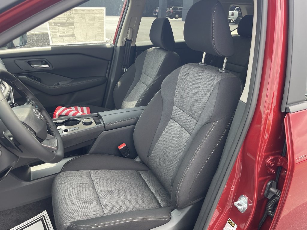 Used 2026 Nissan Rogue SV w/ Cold Weather Package AWD/4WD image 17