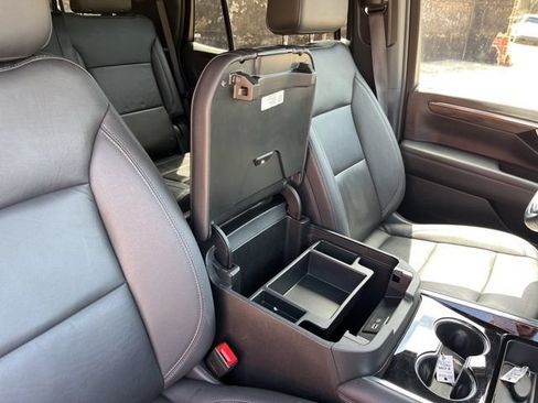 Used 2025 Chevrolet Tahoe Z71 AWD/4WD image 40