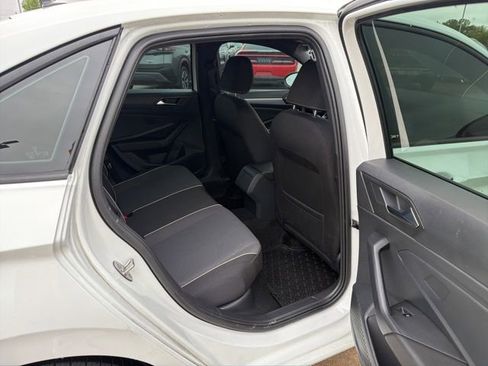 Used 2025 Volkswagen Jetta Sport FWD image 19