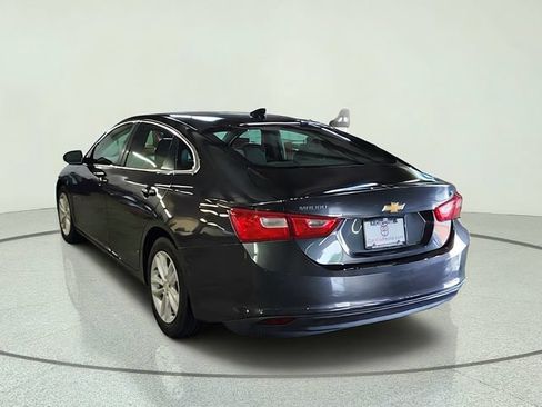 Used 2018 Chevrolet Malibu LT FWD image 5