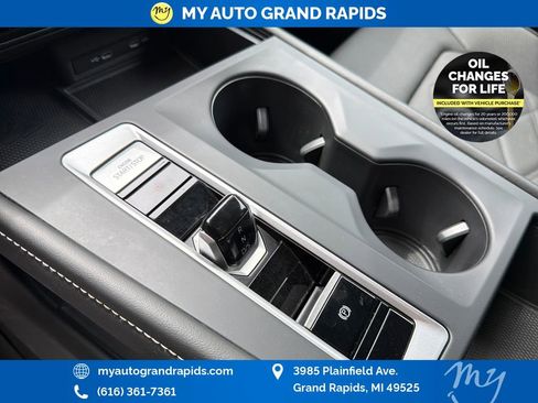 Used 2024 Volkswagen Atlas SE AWD/4WD image 25