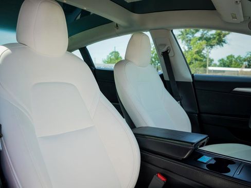 Used 2022 Tesla Model 3 Standard Range Plus RWD image 18