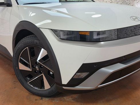 New 2026 Hyundai Ioniq 5 SE image 9