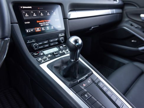Certified 2025 Porsche 718 Cayman RWD image 18