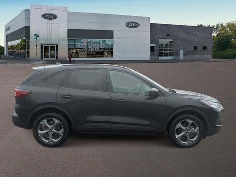 Used 2025 Ford Escape ST-Line image 12
