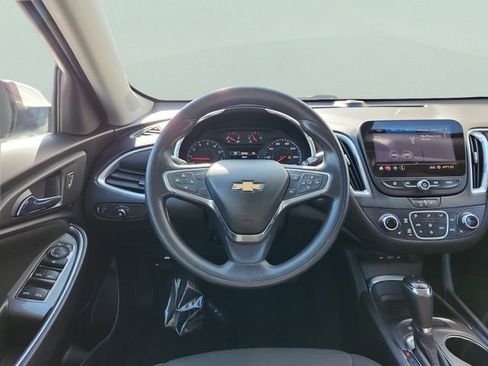 Used 2020 Chevrolet Malibu LT image 9