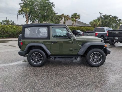 Used 2024 Jeep Wrangler Sport AWD/4WD image 3