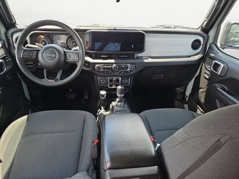 Used 2024 Jeep Wrangler Unlimited Sport AWD/4WD image 10