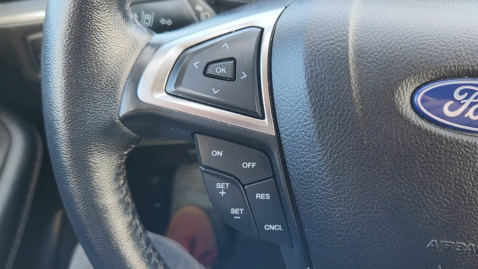 Used 2023 Ford Edge Titanium AWD/4WD image 12