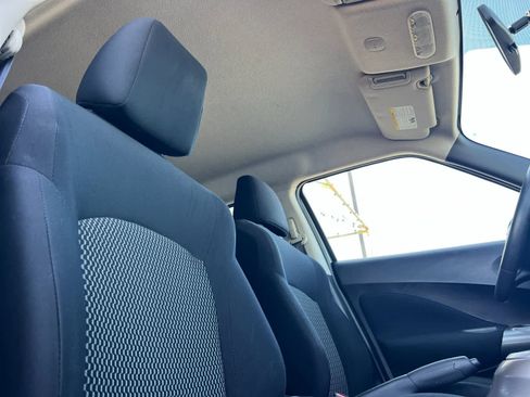 Used 2015 Nissan Juke S FWD image 18