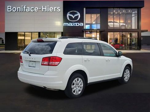 Used 2017 Dodge Journey SE FWD image 4
