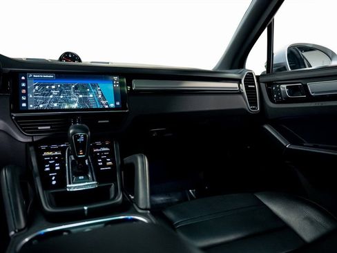 Used 2022 Porsche Cayenne S Platinum image 37