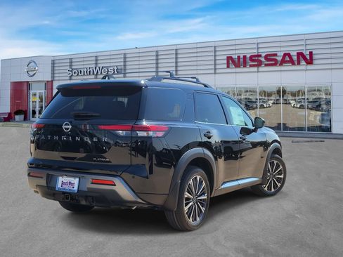 New 2026 Nissan Pathfinder Platinum FWD image 5