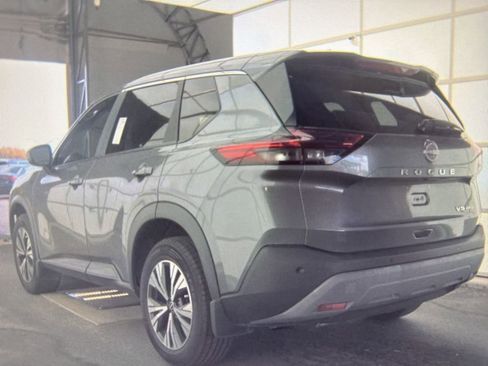 Used 2023 Nissan Rogue SV FWD image 5