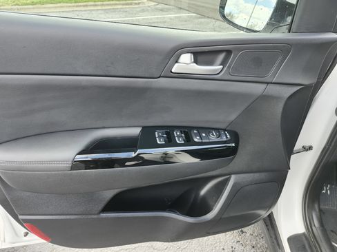 Used 2022 Kia Sportage EX image 28