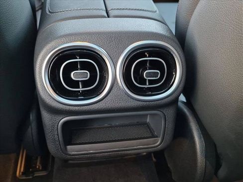 Used 2026 Mercedes-Benz GLC 300 4MATIC image 17