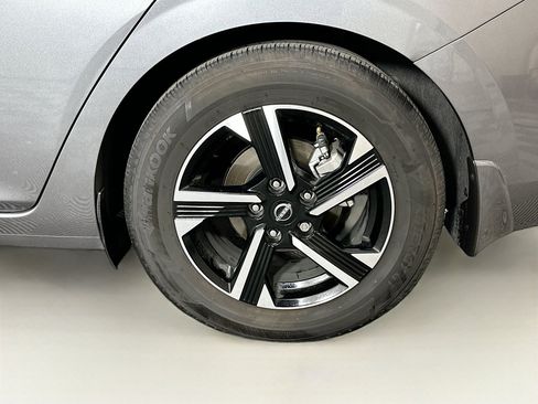 Used 2024 Nissan Sentra SV image 11