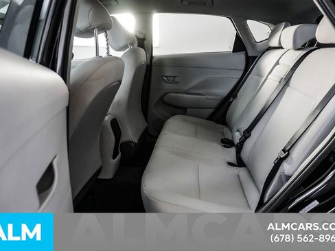 Used 2025 Hyundai Kona SE image 17