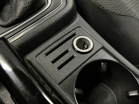 Used 2018 Volkswagen Golf S image 12