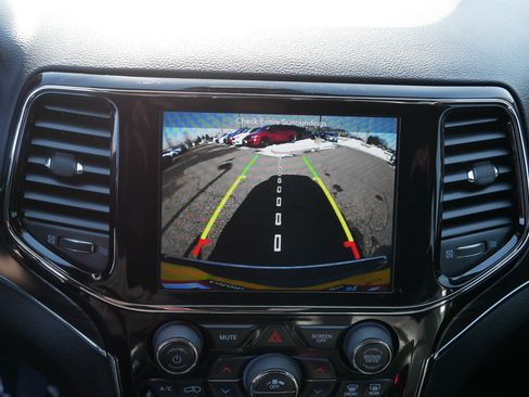 Used 2019 Jeep Grand Cherokee Limited w/ Trailer Tow Group IV image 27