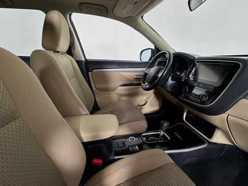 Used 2018 Mitsubishi Outlander ES image 28