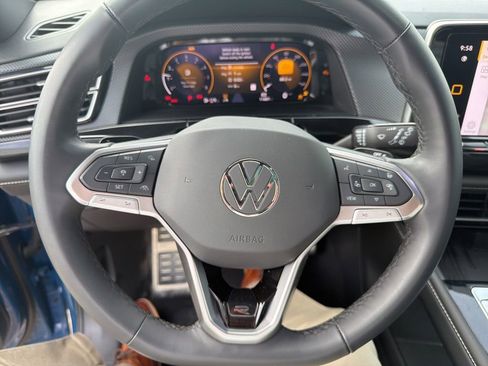 Used 2026 Volkswagen Atlas Cross Sport SEL Premium R-Line AWD/4WD image 9