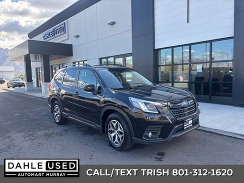 Used 2023 Subaru Forester Premium image 1